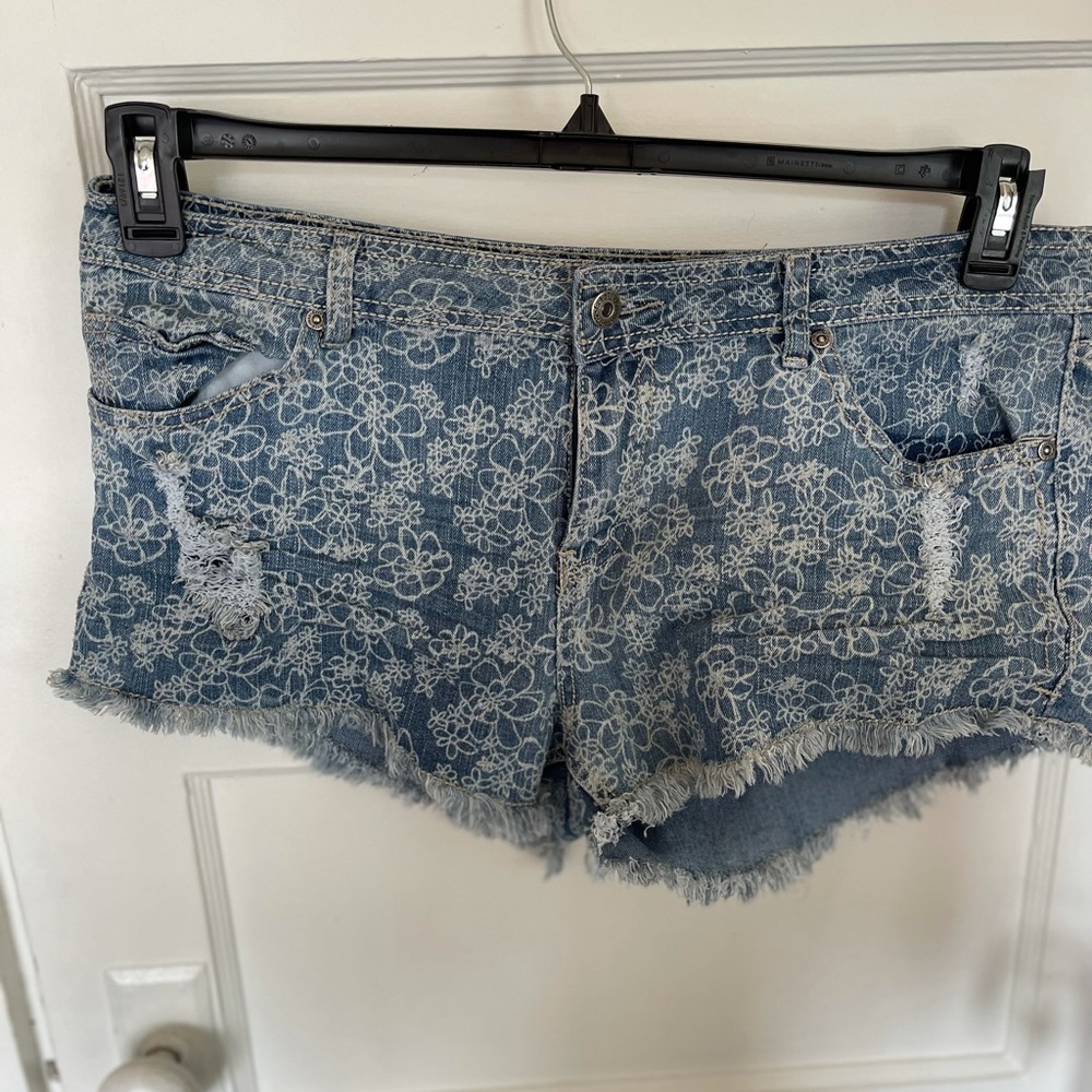 Ecko Unltd. Daisy Patterned Daisy Dukes